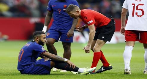 "فيروس فيفا" يضرب برشلونة.. ديباي يضاعف متاعب تشافي